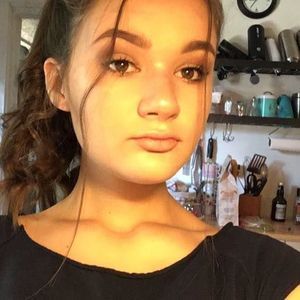 Meet your Posher, Tabitha